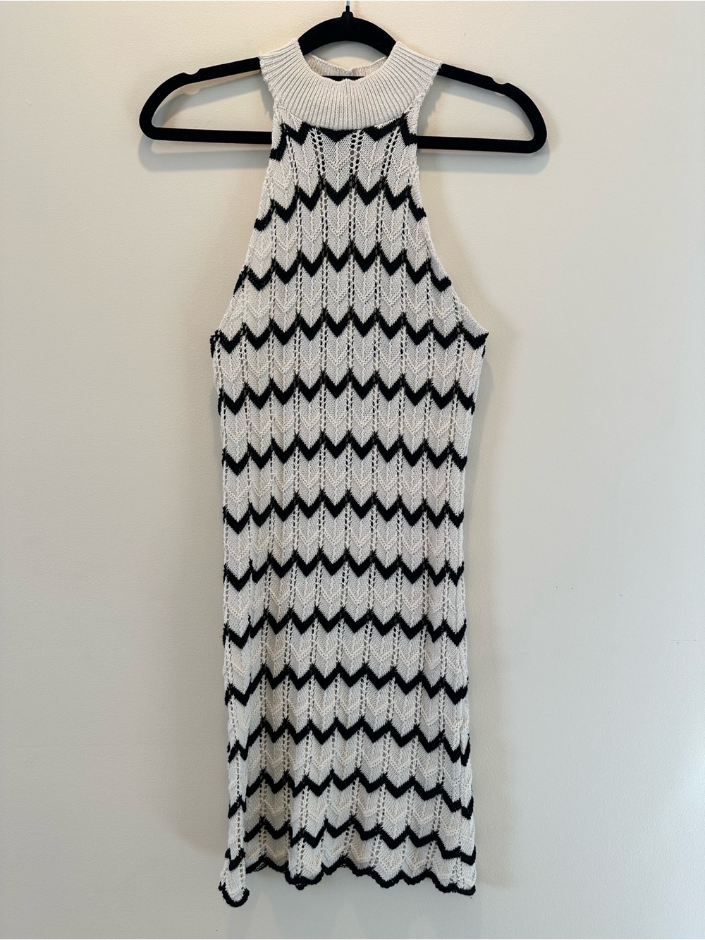 Zara black & white chevron knit dress Size